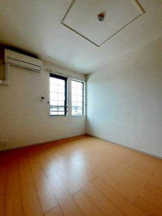 内装は落ち着いています
