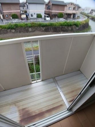 落ち着いた時間を過ごせるバルコニーです