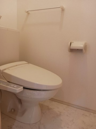 コンパクトで使いやすいトイレです