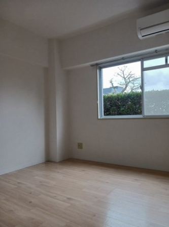 内装は落ち着いています