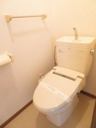 ゆったりとした空間のトイレです