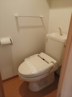ゆったりとした空間のトイレです