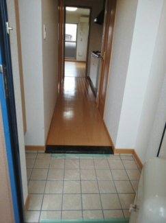 明るい玄関です