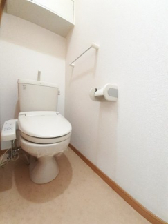 コンパクトで使いやすいトイレです