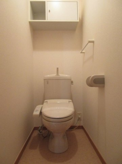 ゆったりとした空間のトイレです
