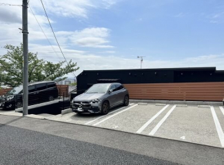 【駐車場】