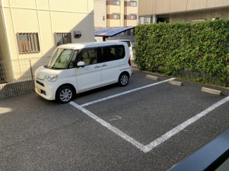 【駐車場】