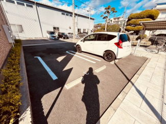 【駐車場】