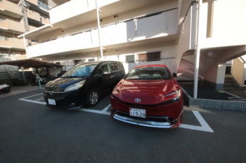 【駐車場】