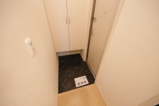 シンプルで使いやすい玄関です