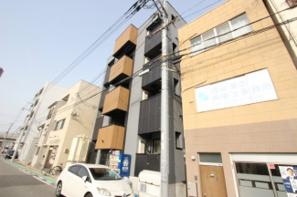 落ち着いた雰囲気の外観です