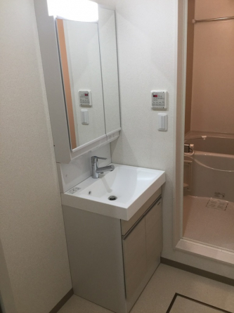 同社施工例です。コンパクトで使いやすい洗面所