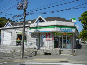 ファミリーマート神鉄花山駅前店まで330m