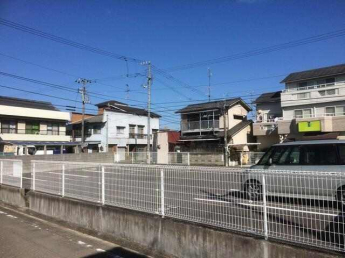 松山市久米窪田町の駐車場の画像