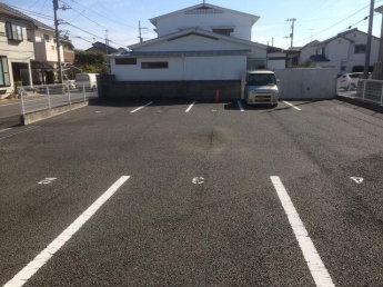 松山市久米窪田町の駐車場の画像