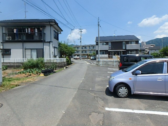 【駐車場】