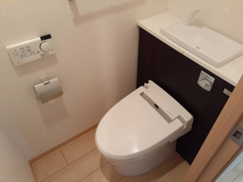 コンパクトで使いやすいトイレです