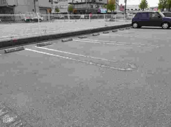 駐車場があるので、車を買う予定の方も安心です