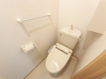 コンパクトで使いやすいトイレです