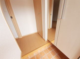 シンプルで使いやすい玄関です