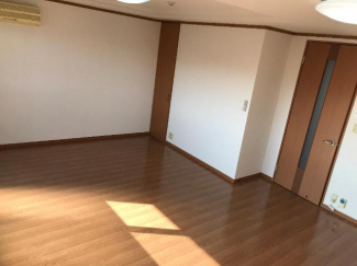家具配置もしやすい形です