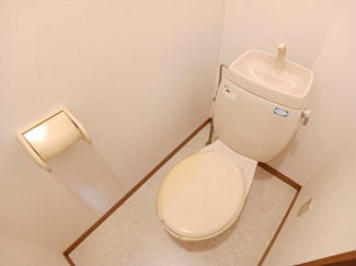 コンパクトで使いやすいトイレです