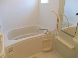 ゆったり過ごせるお風呂です