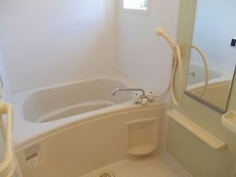 ゆったり過ごせるお風呂です