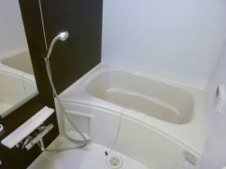 コンパクトで使いやすいお風呂です