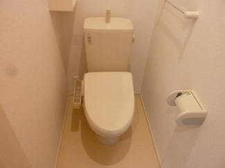 コンパクトで使いやすいトイレです