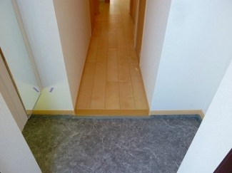 シンプルで使いやすい玄関です