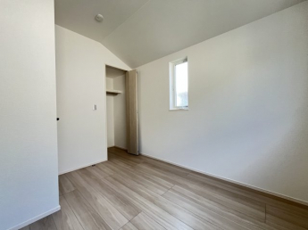 ゆったりした洋室です　4.75帖
