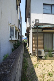 南側境界（ブロック塀の中心が境界）