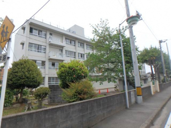 松山市立拓南中学校 398m