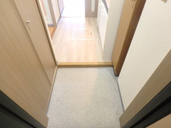 明るい光が射し込む陽だまり空間
