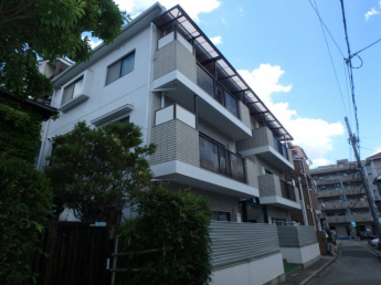 落ち着いた雰囲気の外観です