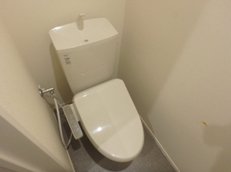 コンパクトで使いやすいトイレです