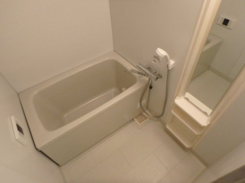 落ち着いた空間のお風呂です