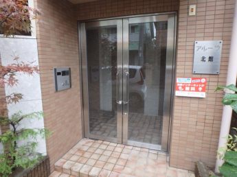 毎日通るエントランスはこのようになっています