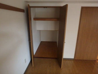 たっぷりとした収納スペースです