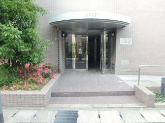 ゆとりのあるエントランスです