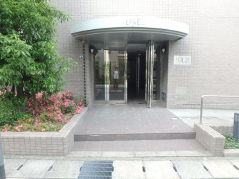 ゆとりのあるエントランスです