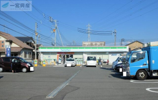 ファミリーマートはなみずき店まで270m