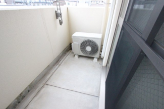 お洗濯にも便利なバルコニー付き