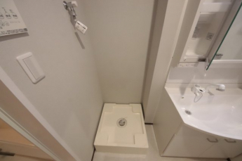 明るい洗面所です