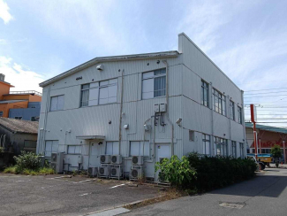 建物裏