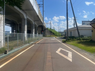 【前面道路含む現地写真】