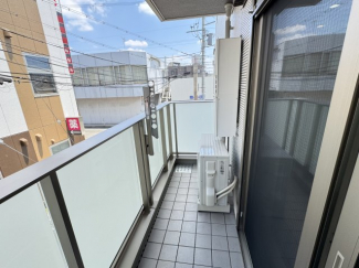 落ち着いた時間を過ごせるバルコニーです