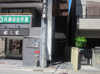 落ち着いたエントランスです