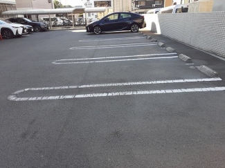 駐車場があるので、車を買う予定の方も安心です